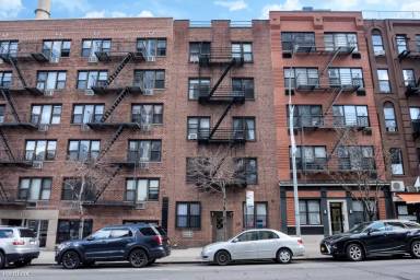 Main picture of 1378 York Ave