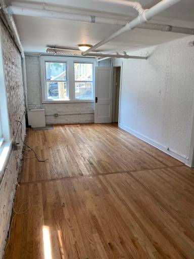 Main picture of 3111 N Clifton Ave