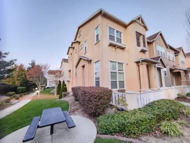 Main picture of 850 Summer Ln