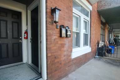 Main picture of 59 N 61st St