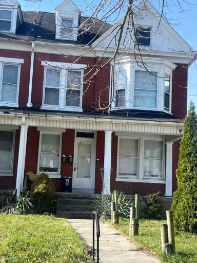 Main picture of 208 Carlisle Ave