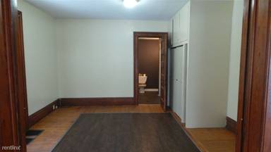 Main picture of 313 E Washington St