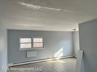 Main picture of 8027 Walker St