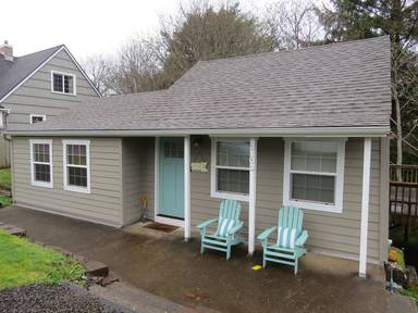 Main picture of 3103 SW Beach Ave