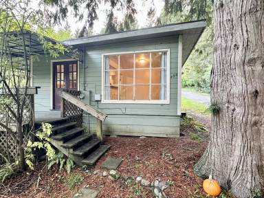 Main picture of 495 Howard Heights Rd