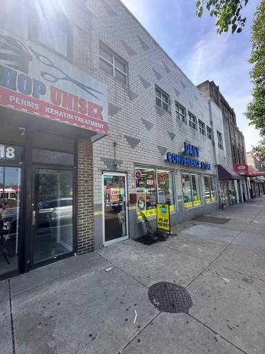 Main picture of 6818 Market St
