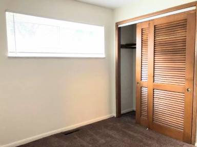 Main picture of 24630 Euclid Ave