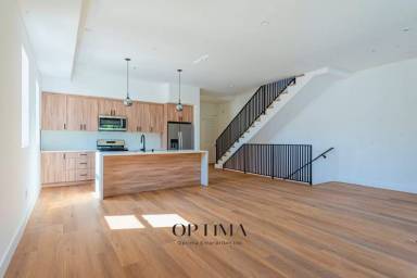 Main picture of 10847 Morrison St