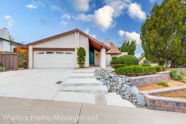 Main picture of 17268 Tablero Pl