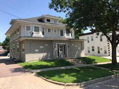 Main picture of 516 W 8th St