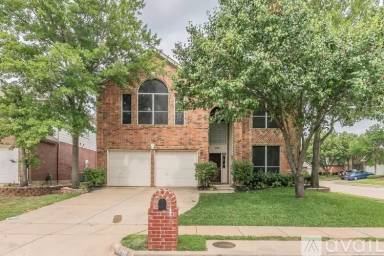 Main picture of 2100 Royal Oak Dr