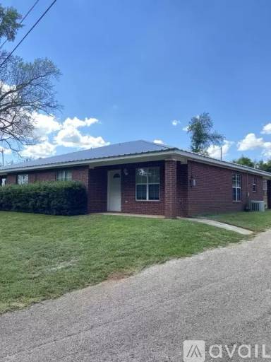 Main picture of 2407 Lake Park Ln