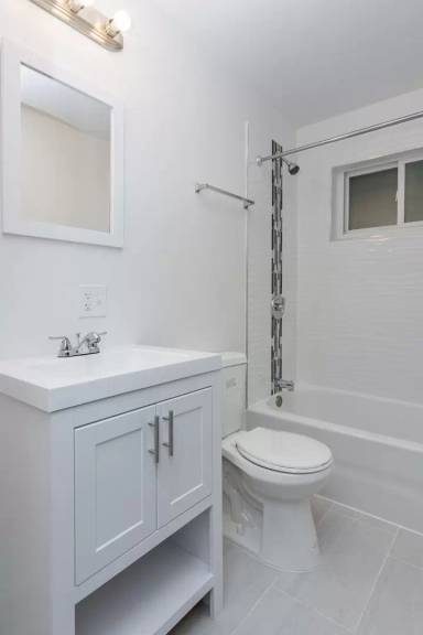 Main picture of 8215 S Ellis Ave