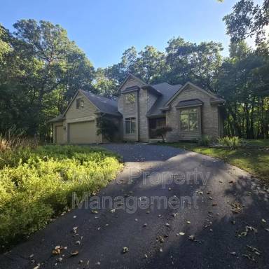 Main picture of 507 Roundtree Dr NE