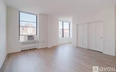 Main picture of 40 W 77th St