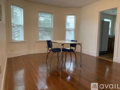 Main picture of 556 Main St