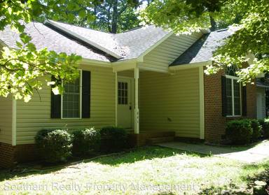 Main picture of 841 Eagles Nest Dr