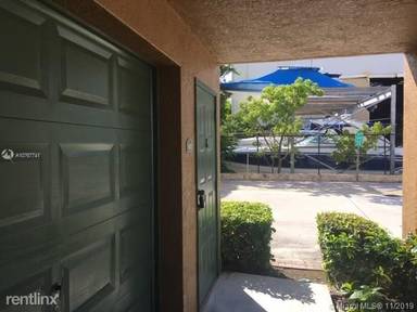 Main picture of 2891 NE 185th St