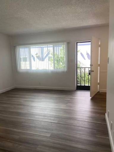 Main picture of 4237 McLaughlin Ave