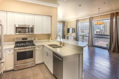 Main picture of Gaslamp City Square Condo