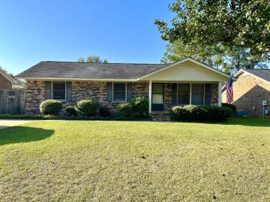 Main picture of 105 Gordon Ct