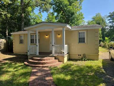 Main picture of 472 Coleman Ave