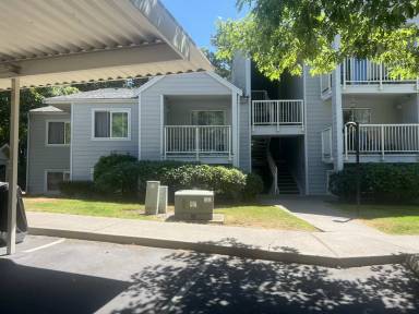 Main picture of Renton Ridge Condominium