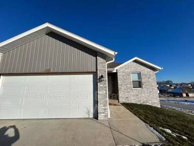 Main picture of 702 E Watermill Cir