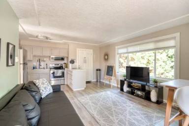 Main picture of 4122 SE 65th Ave