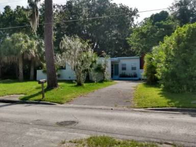 Main picture of 125 NE 28th Ave