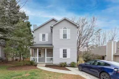 Main picture of 723 Banks St