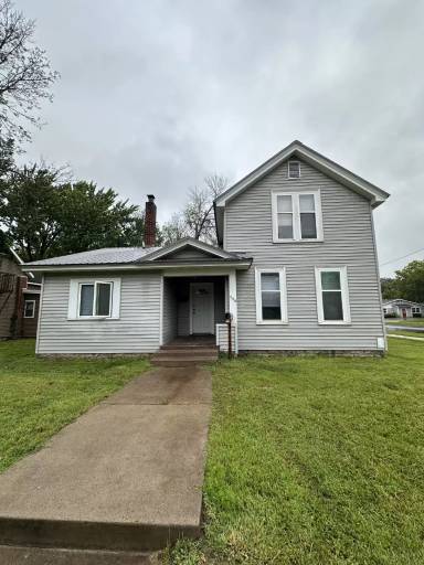Main picture of 704 Niagara St
