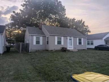 Main picture of 2305 N Rosewood Ave
