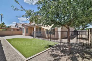 Main picture of 715 E Orchid Ln