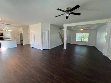 Main picture of 712 Harrier Rd