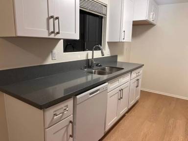 Main picture of 16662 Island Cir
