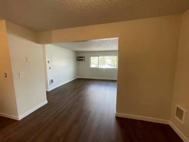 Main picture of 1000 NE 3rd St