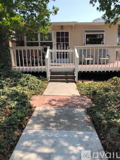 Main picture of 2075 Thomas Ave