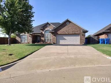 Main picture of 810 Caribou Cir
