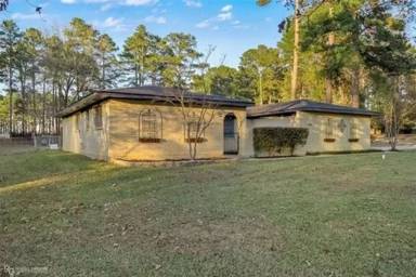 Main picture of 704 Taylor Bend St