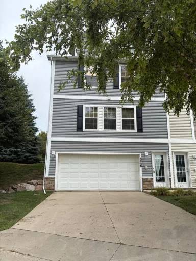 Main picture of 3130 SW Sharmin Ln