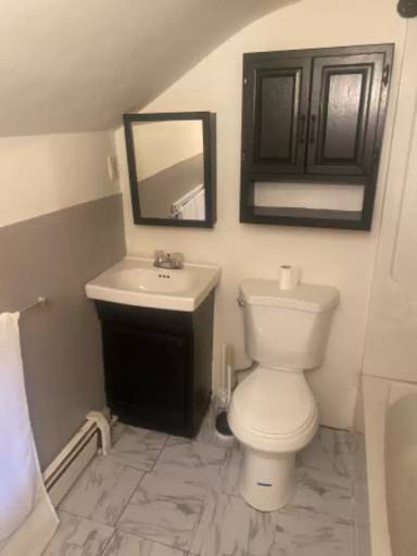 Main picture of 90 Pine St