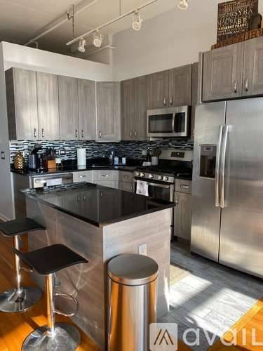 Main picture of 1301 W Madison St Apartments