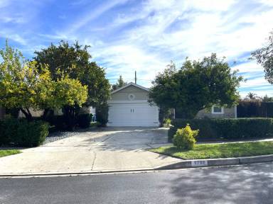 Main picture of 9752 Monogram Ave