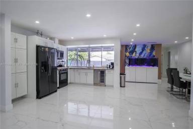 Main picture of 12021 NW 29th Pl