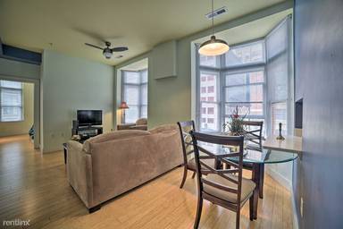 Main picture of 25 Light St