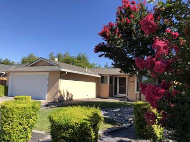 Main picture of 496 Safari Dr