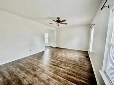 Main picture of 468 Raleigh Ave
