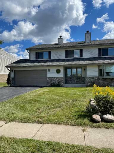 Main picture of 560 Foxtail Dr
