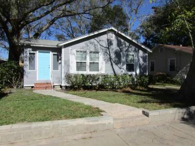 Main picture of 3213 Myra St